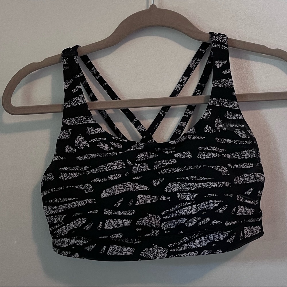 Lululemon sports bra size 8
